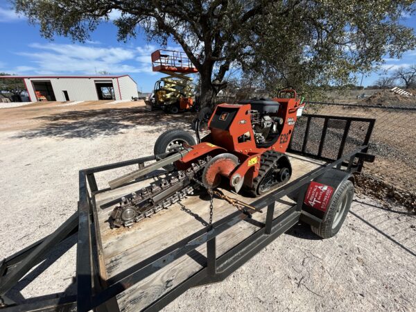 Trenchers & Augers<br />
